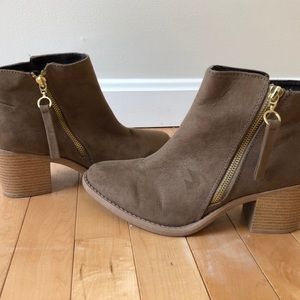 Charlotte Russe Shoes - Charolette Russe Size 8 Brown Ankle Boots Charlotte Russe Shoes - Charolette Russe Size 8 Brown Ankle Boots